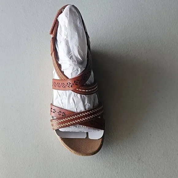 New Sketchers Beverlee Wedge After Delicate glow in Luggage, Size 7 - Picture 5 of 7